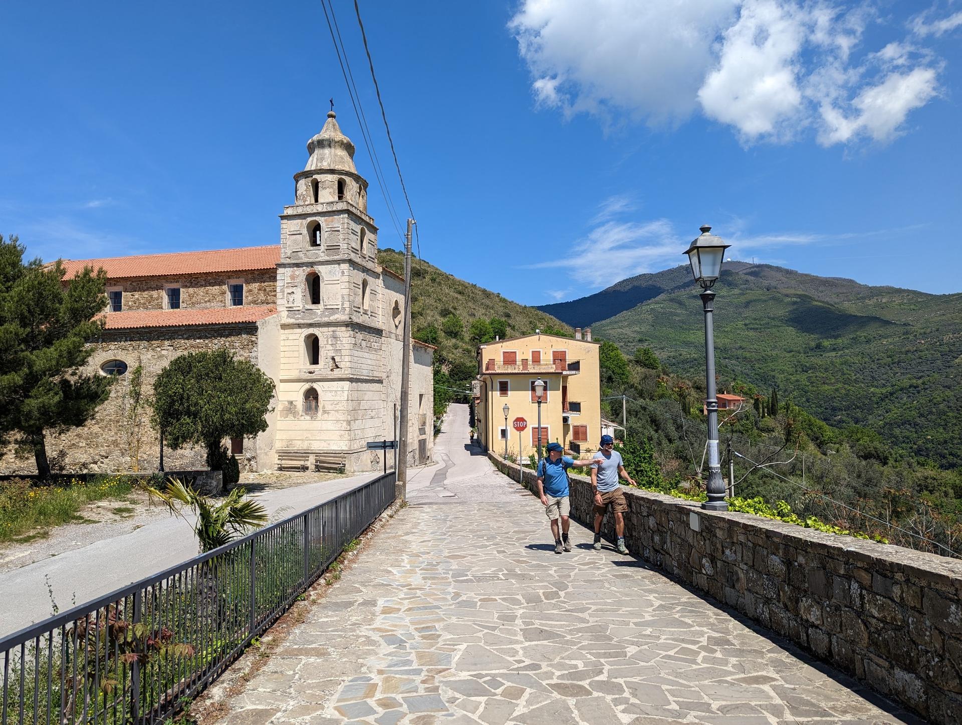 Borgo medievale di Pollica con vista sul mare del Cilento