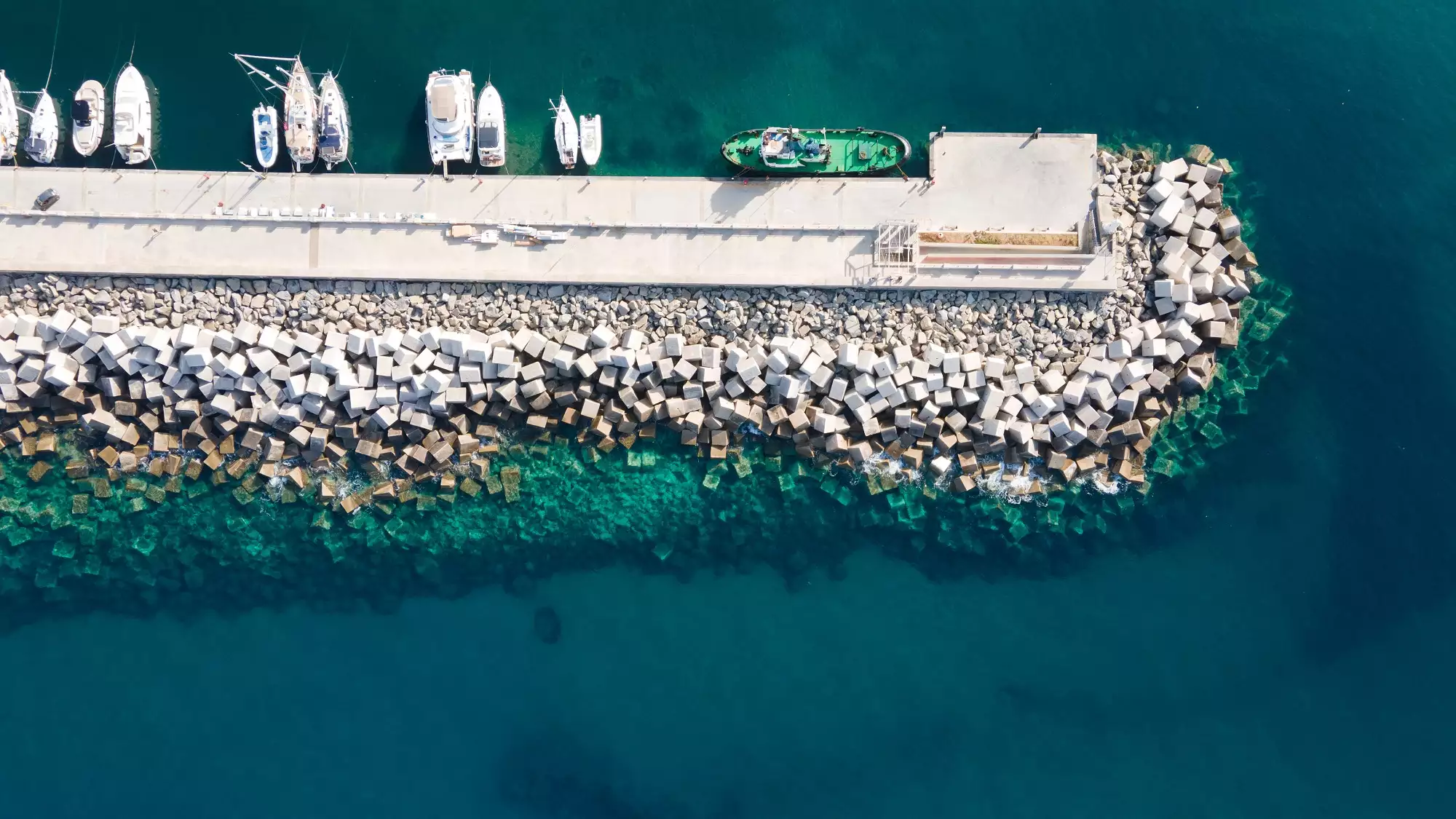 Il porto turistico-peschereccio di Acciaroli